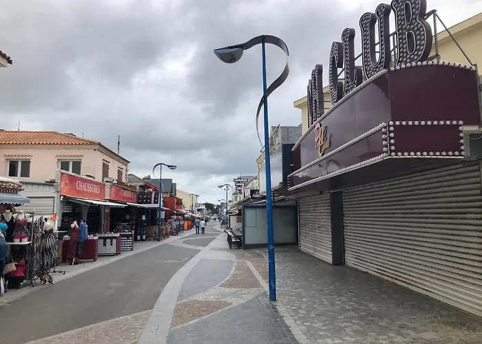 Le Club 생장드몽