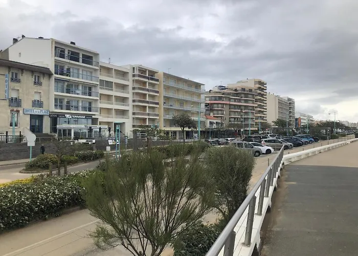 Le Club 생장드몽